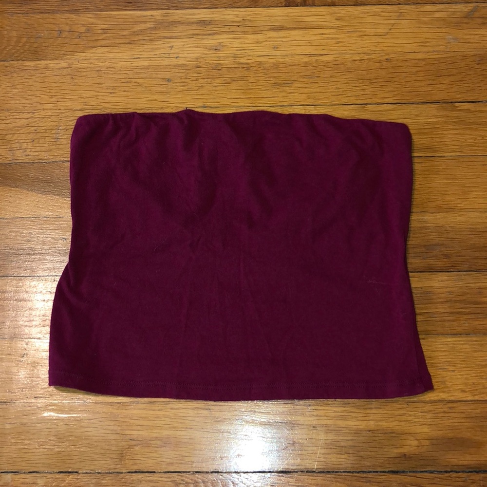 Maroon sleeveless crop-top
